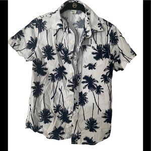 Button down palm tree shirt EUC